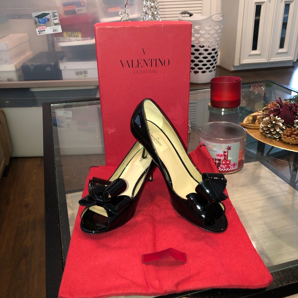 Valentino Garavani Glossy Black Bow Heels